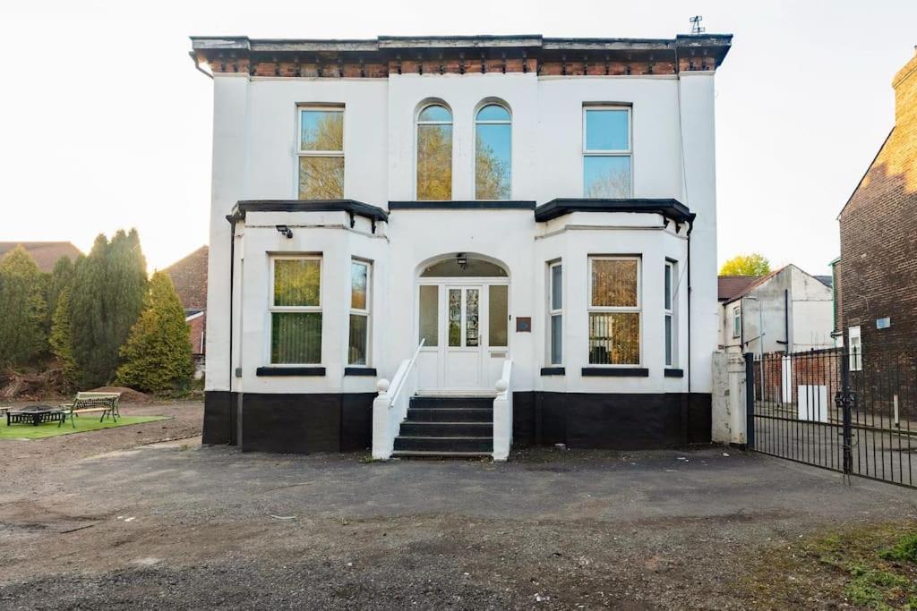 Villa Midwood *